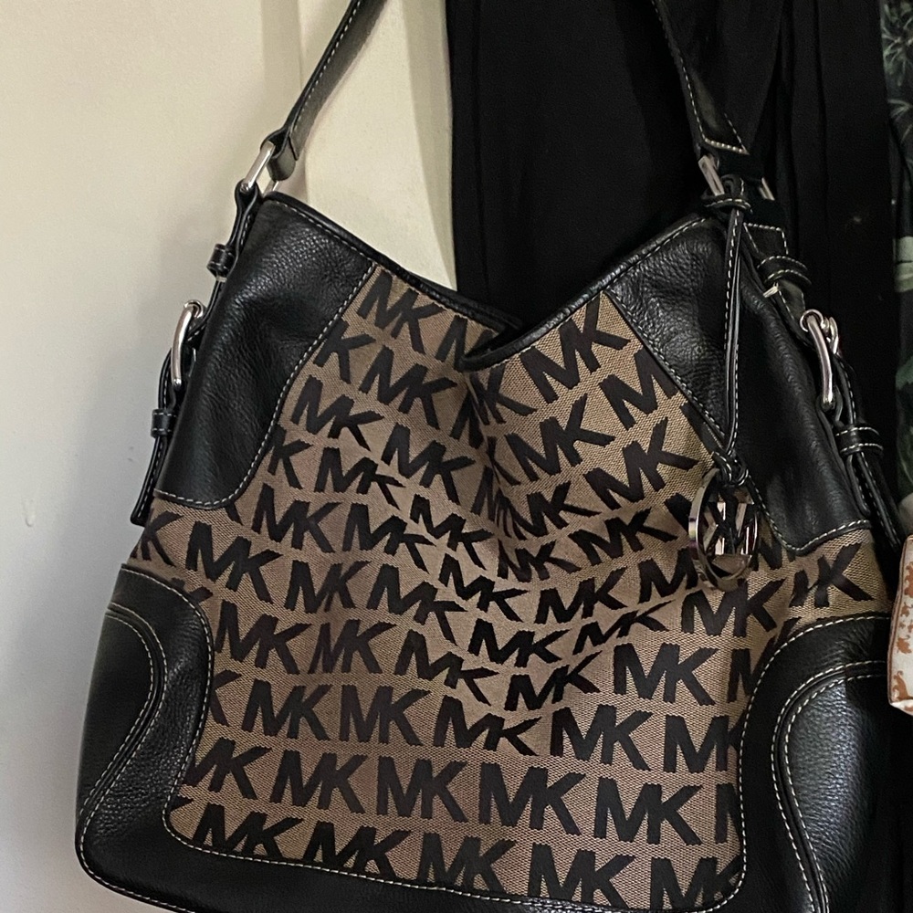 Michael Kors Black and gray bucket bag